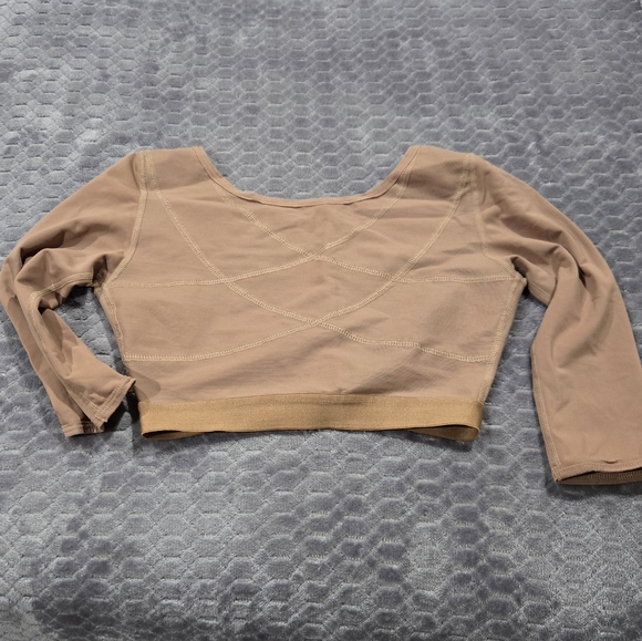 STAGMI 3/4 Sleeve Post op Compression Vest - Picture 6 of 6